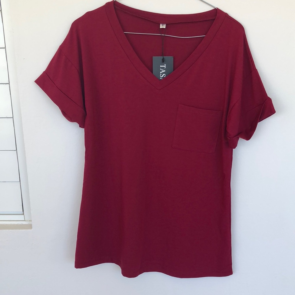 NWT Tasamo red wine VShirt size small